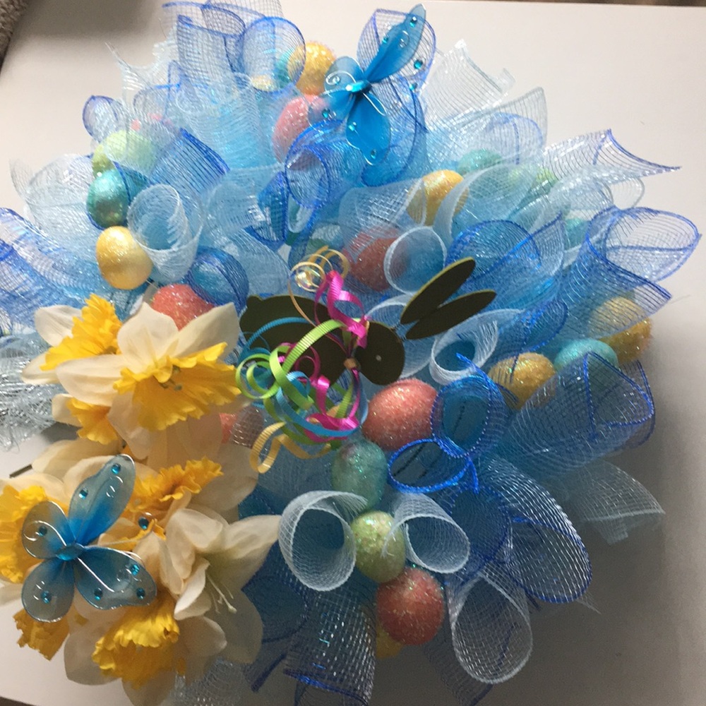 Spring Daffodil Bunny Butterfly Fun Mesh Wreath - Picture 2 of 8